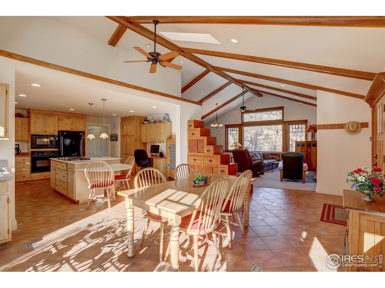 245 Coughlin Meadows Road Boulder, CO 80302 - Photo 5 of 40 VAULTED CEILINGS