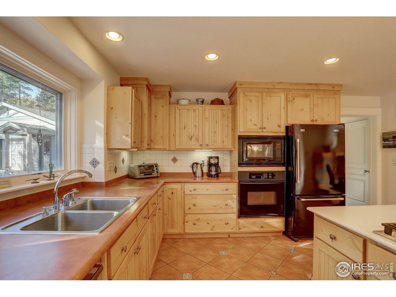 245 Coughlin Meadows Road Boulder, CO 80302 - Photo 7 of 40 KITCHEN