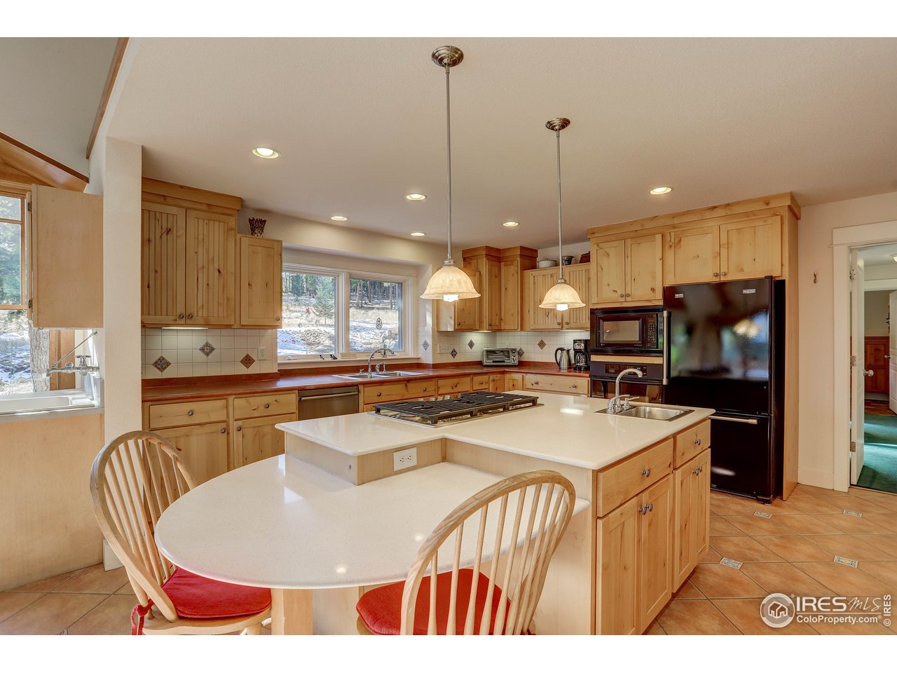 245 Coughlin Meadows Road Boulder, CO 80302 - Photo 8 of 40 BREAKFAST BAR