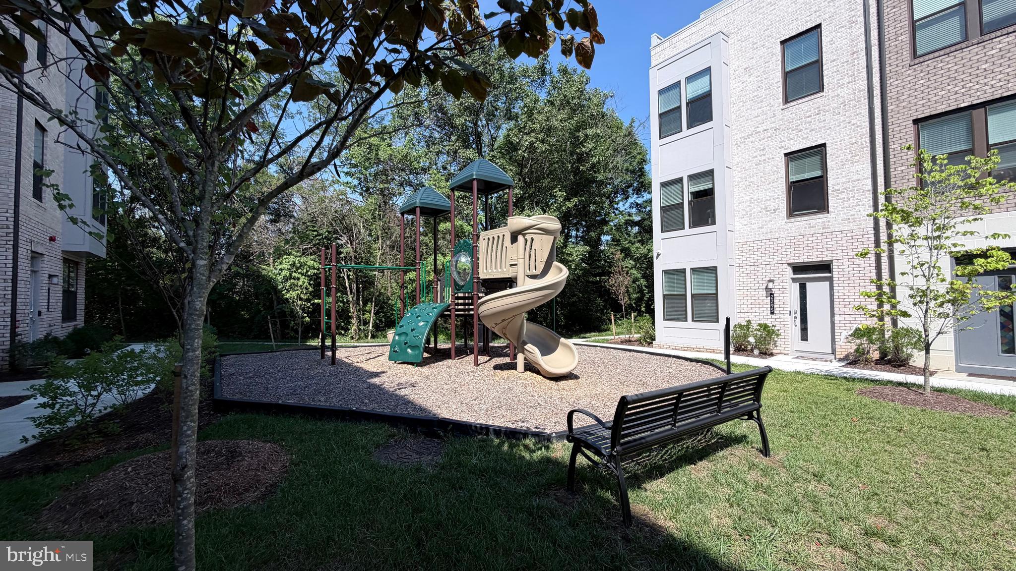 12742 Verdant Way Reston, VA 20191 - Photo 34 of 35