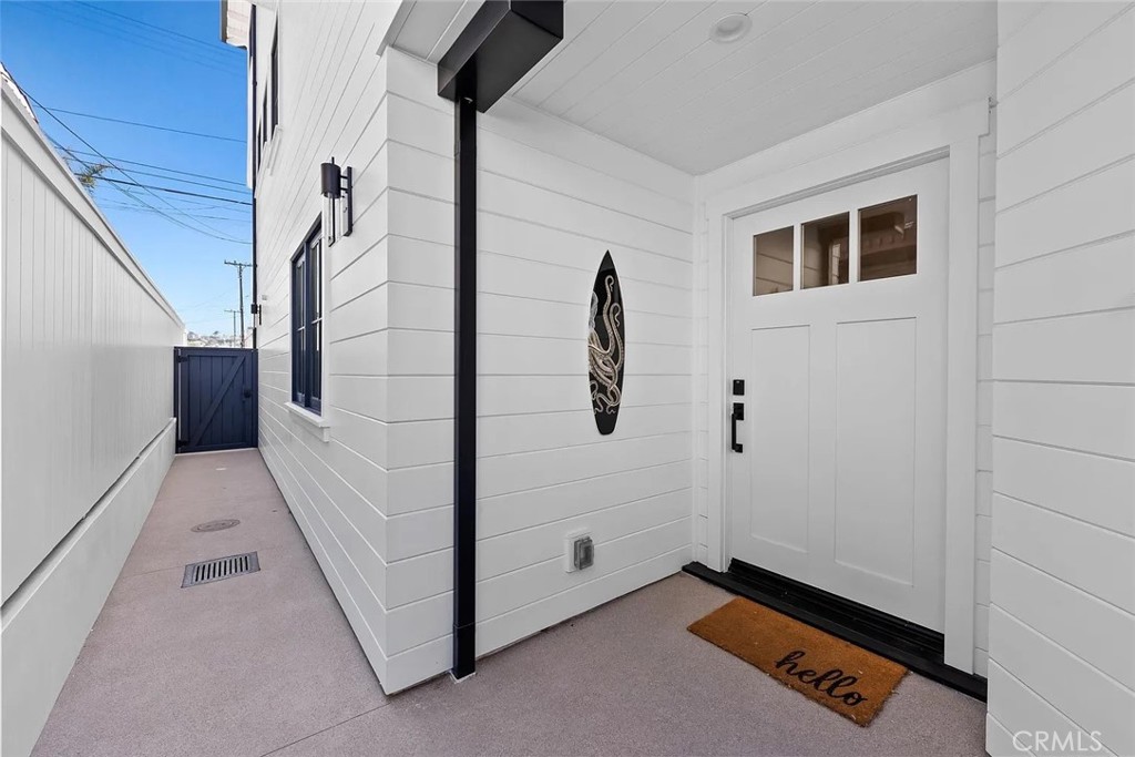 309 Crest Drive Manhattan Beach, CA 90266 - Photo 26 of 27 a view of an entryway with staircase