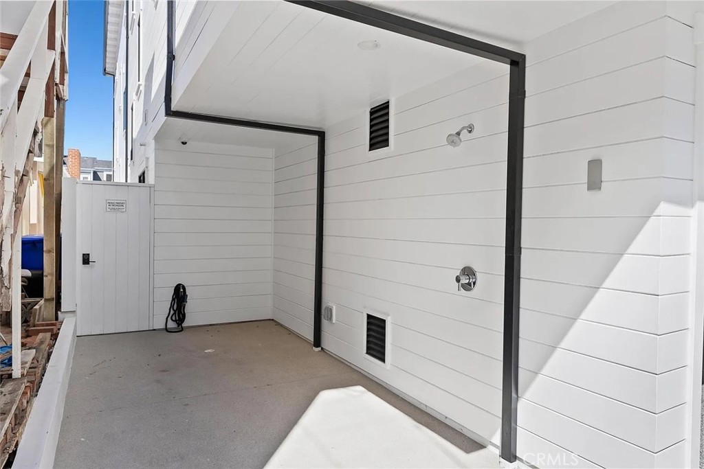 309 Crest Drive Manhattan Beach, CA 90266 - Photo 27 of 27 a view of a walk in closet