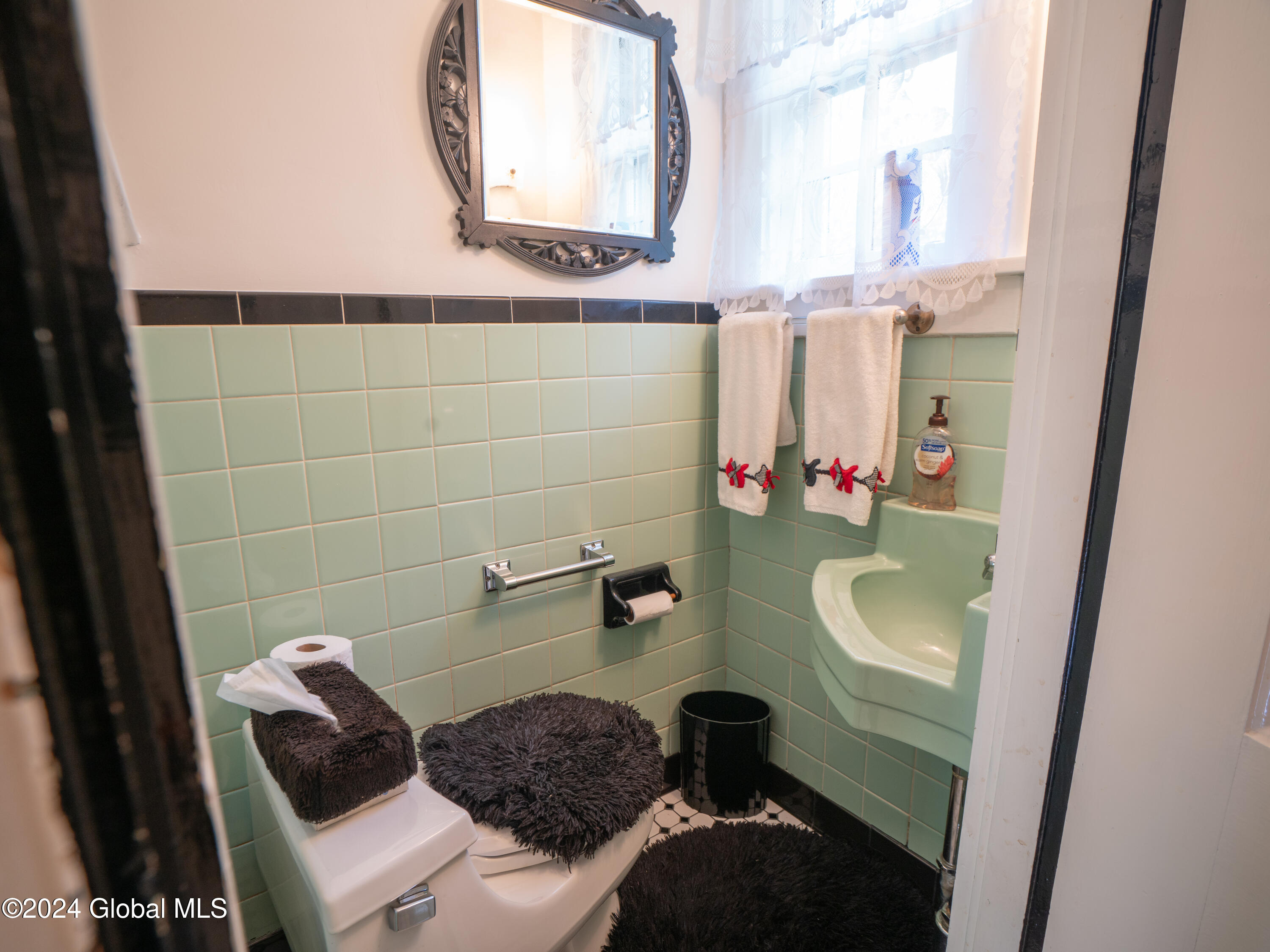 1387 Keyes Avenue Schenectady, NY 12309 - Photo 12 of 42 DSC06494