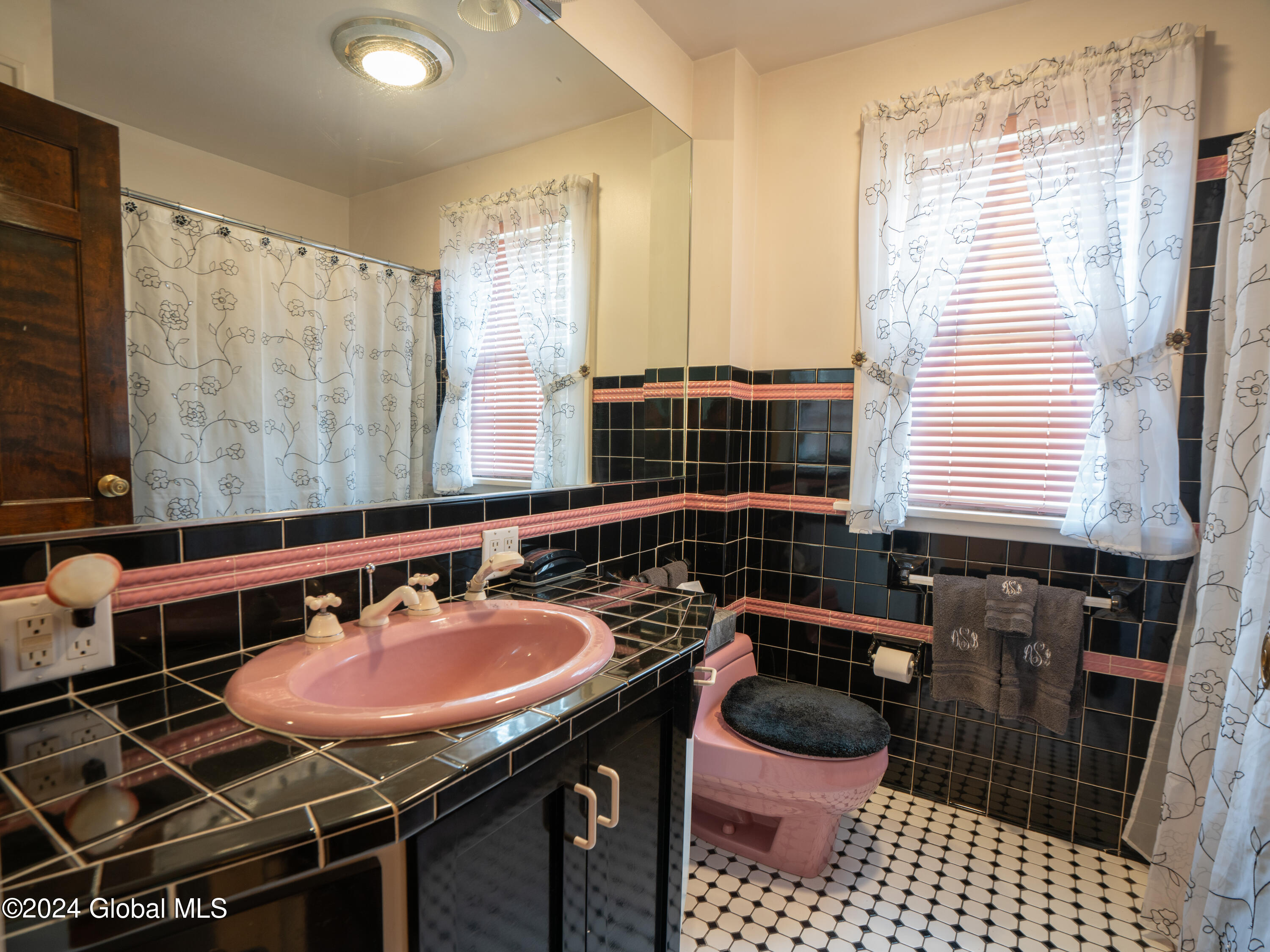 1387 Keyes Avenue Schenectady, NY 12309 - Photo 22 of 42 DSC06508