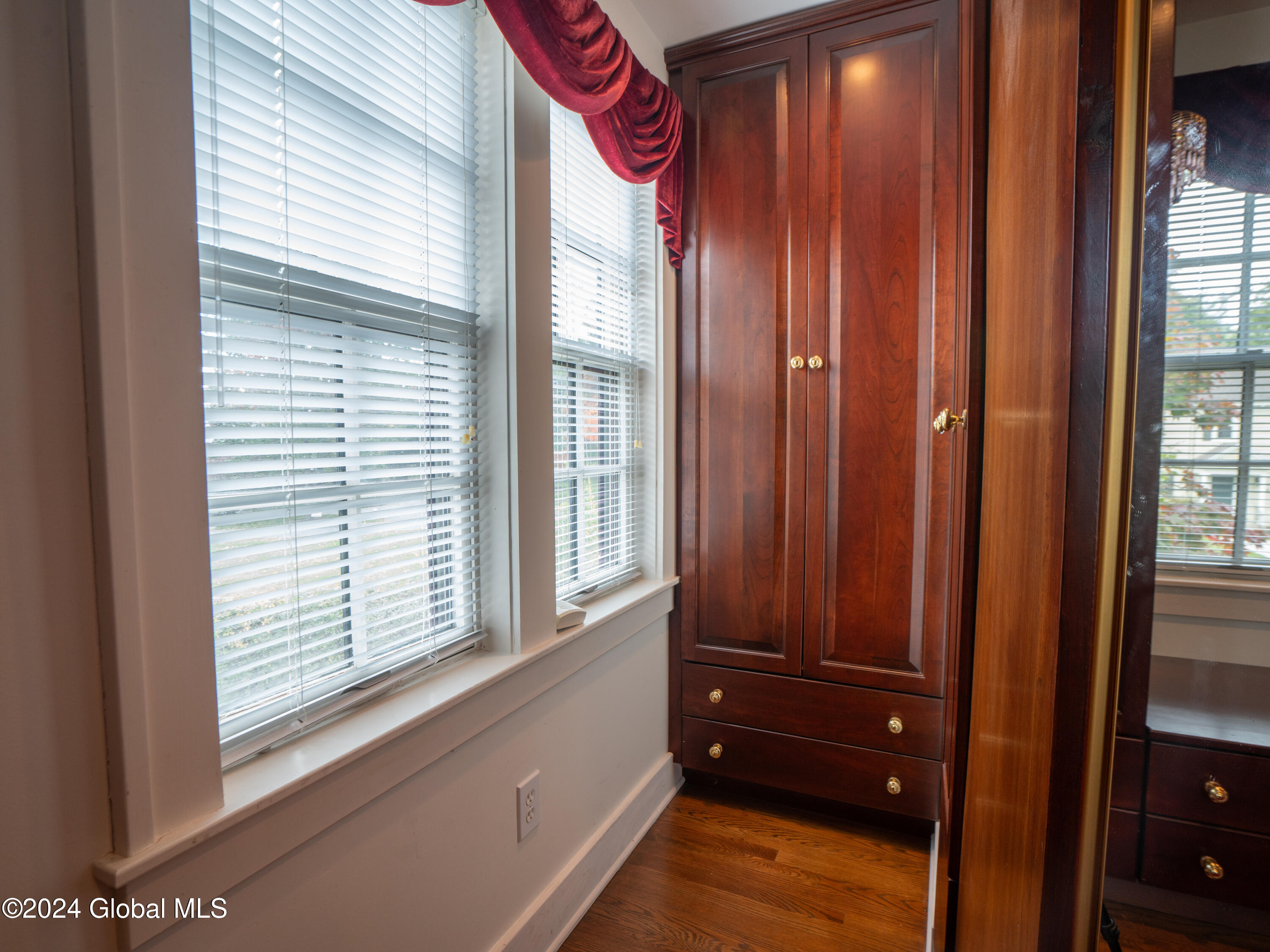 1387 Keyes Avenue Schenectady, NY 12309 - Photo 28 of 42 DSC06514