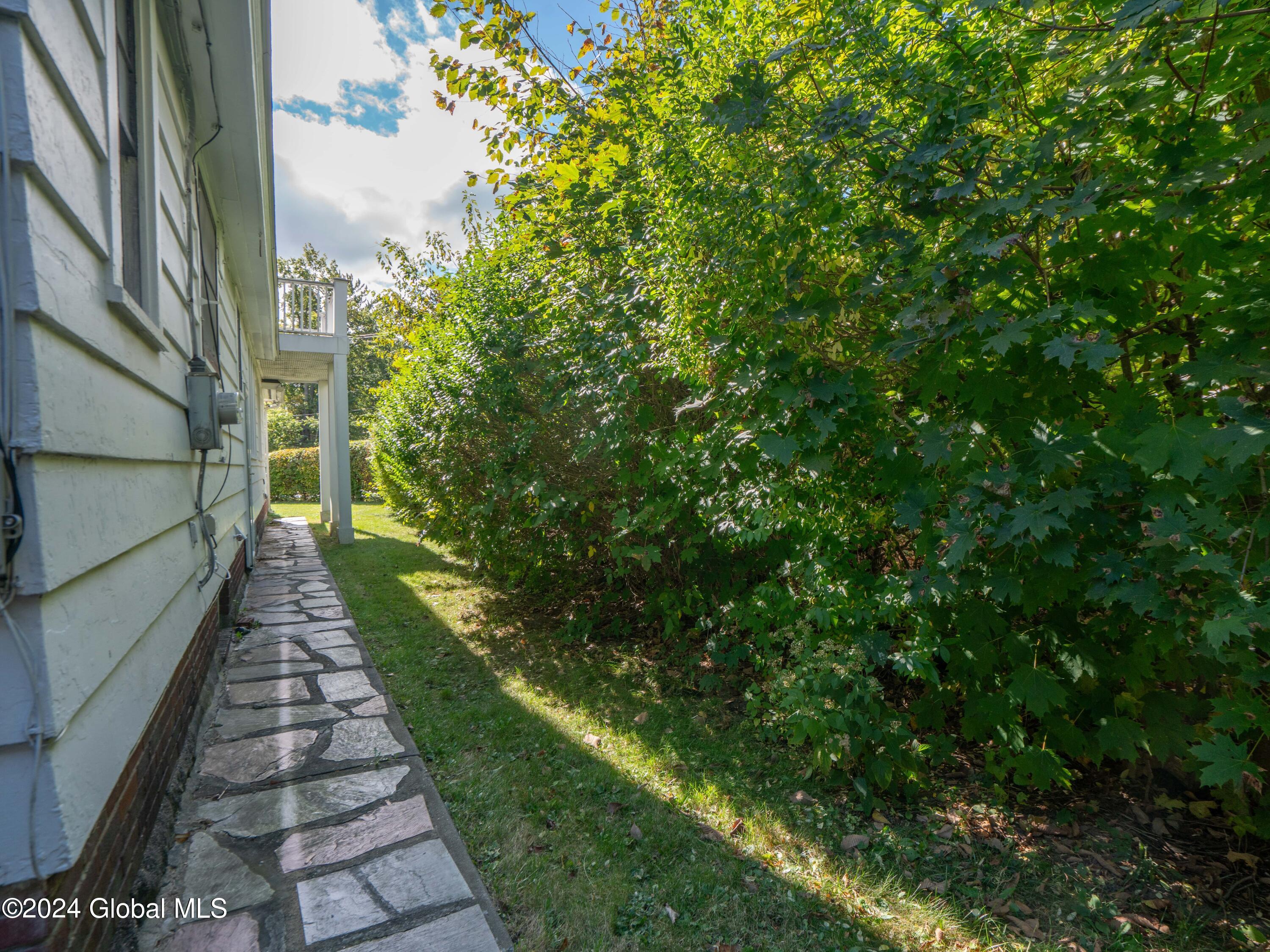 1387 Keyes Avenue Schenectady, NY 12309 - Photo 41 of 42 DSC06491-min