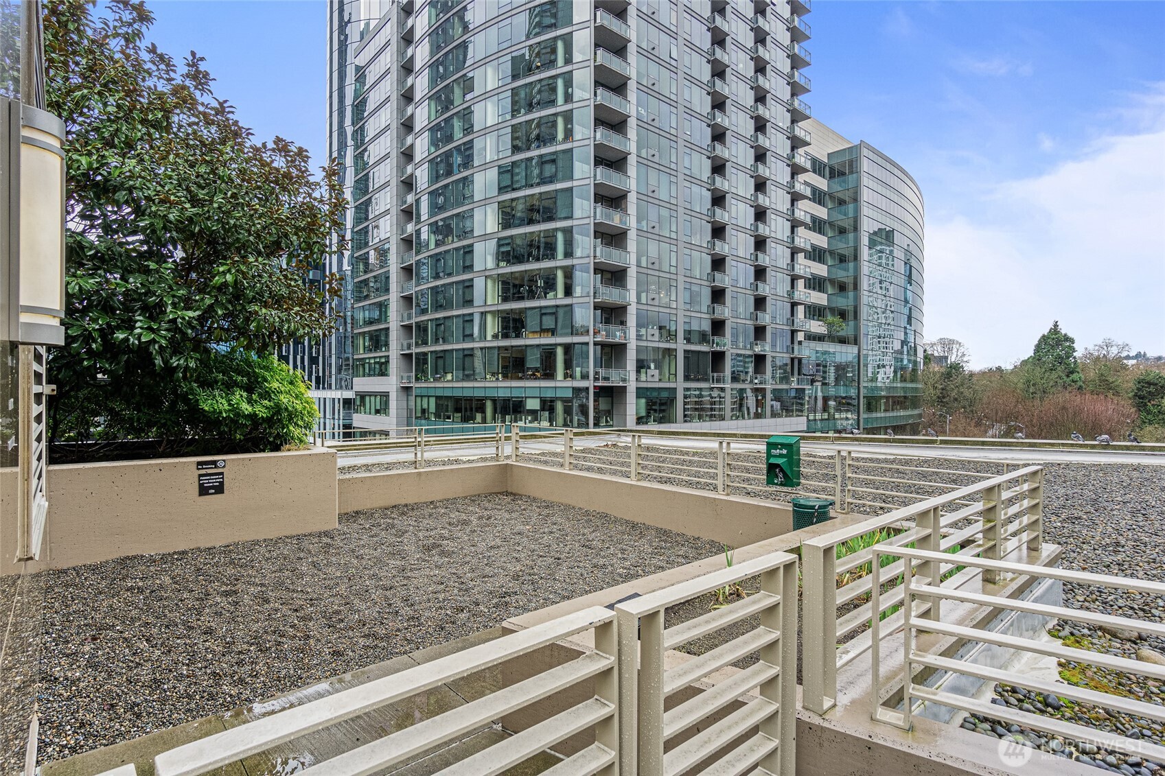 900 Lenora Street, Unit 804 Seattle, WA 98121 - Photo 23 of 38 a view of a backyard with a large pool