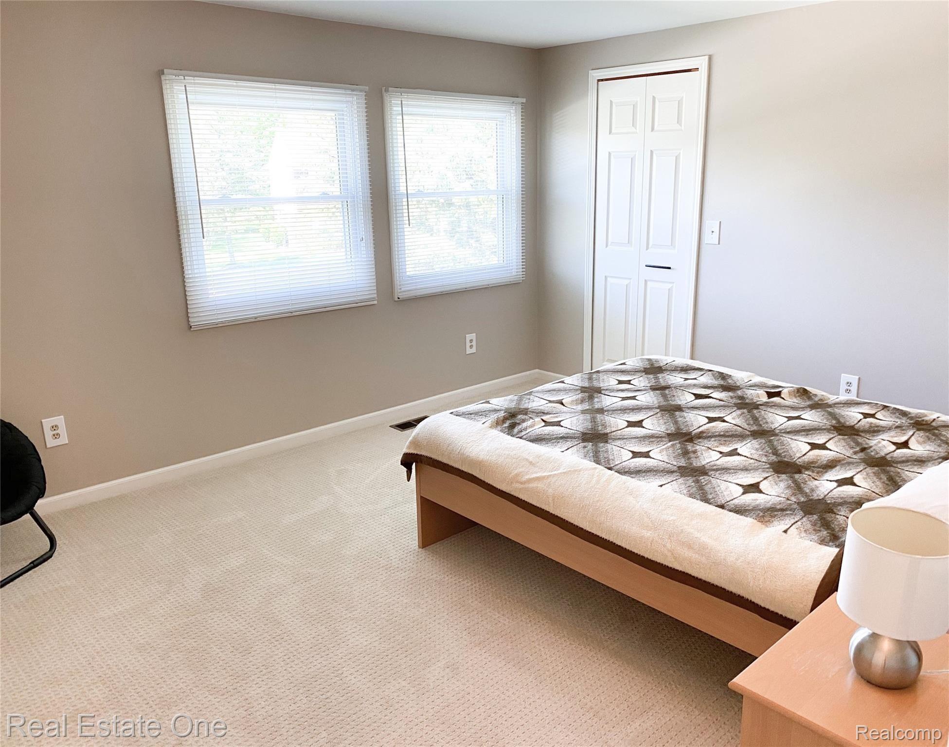 2445 Kimberly Fair Street Rochester, MI 48309 - Photo 37 of 40 35.jpg