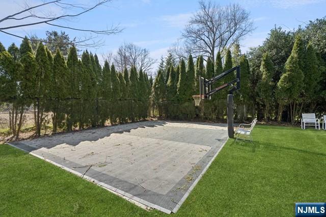 532 Winthrop Road Teaneck, NJ 07666 - Photo 34 of 42 a view of a backyard