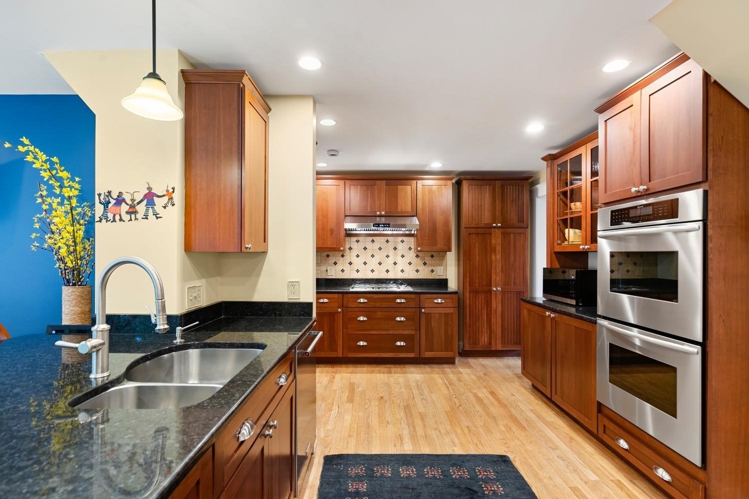 216 Bellevue Road Watertown, MA 02472 - Photo 13 of 42 Gallery Image 13