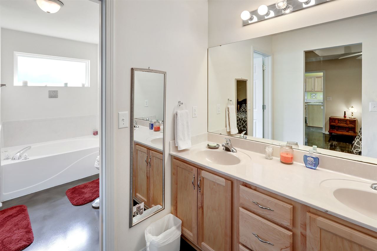 1905 Nile Court Foley, AL 36535 - Photo 7 of 15 Master Bathroom