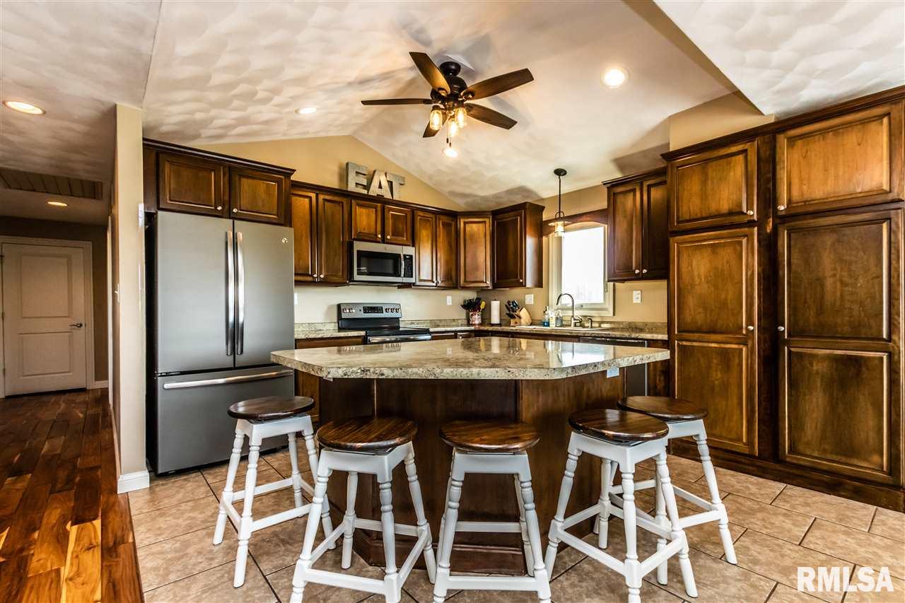 11212 West Mapleridge Road Glasford, IL 61533 - Photo 4 of 36 Gallery Image 4