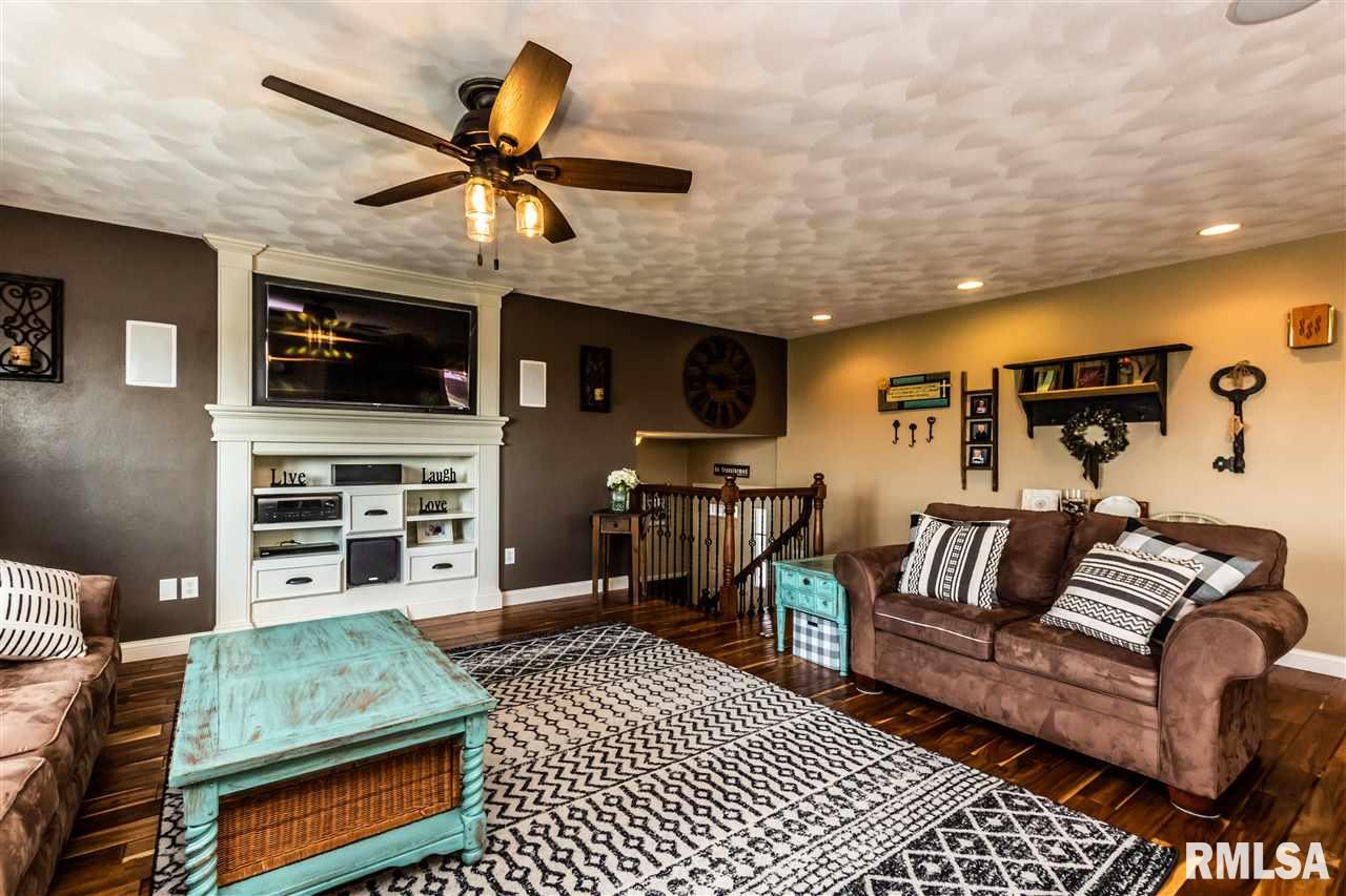 11212 West Mapleridge Road Glasford, IL 61533 - Photo 10 of 36 Gallery Image 10