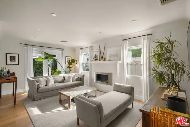 $2,250,000 | 927 North Vista Street, Los Angeles, CA 90046