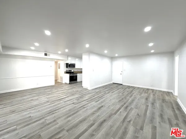 $3,695 | 711 Orange Grove Avenue, Unit 214, South Pasadena, CA 91030