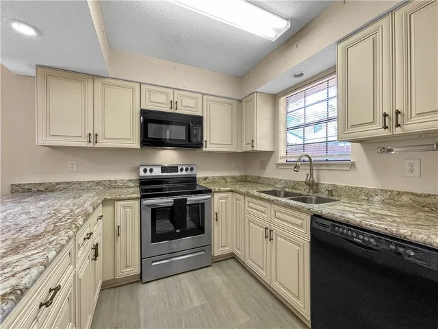 $1,550 | 323 Cedarwood Drive, Mandeville, LA 70471