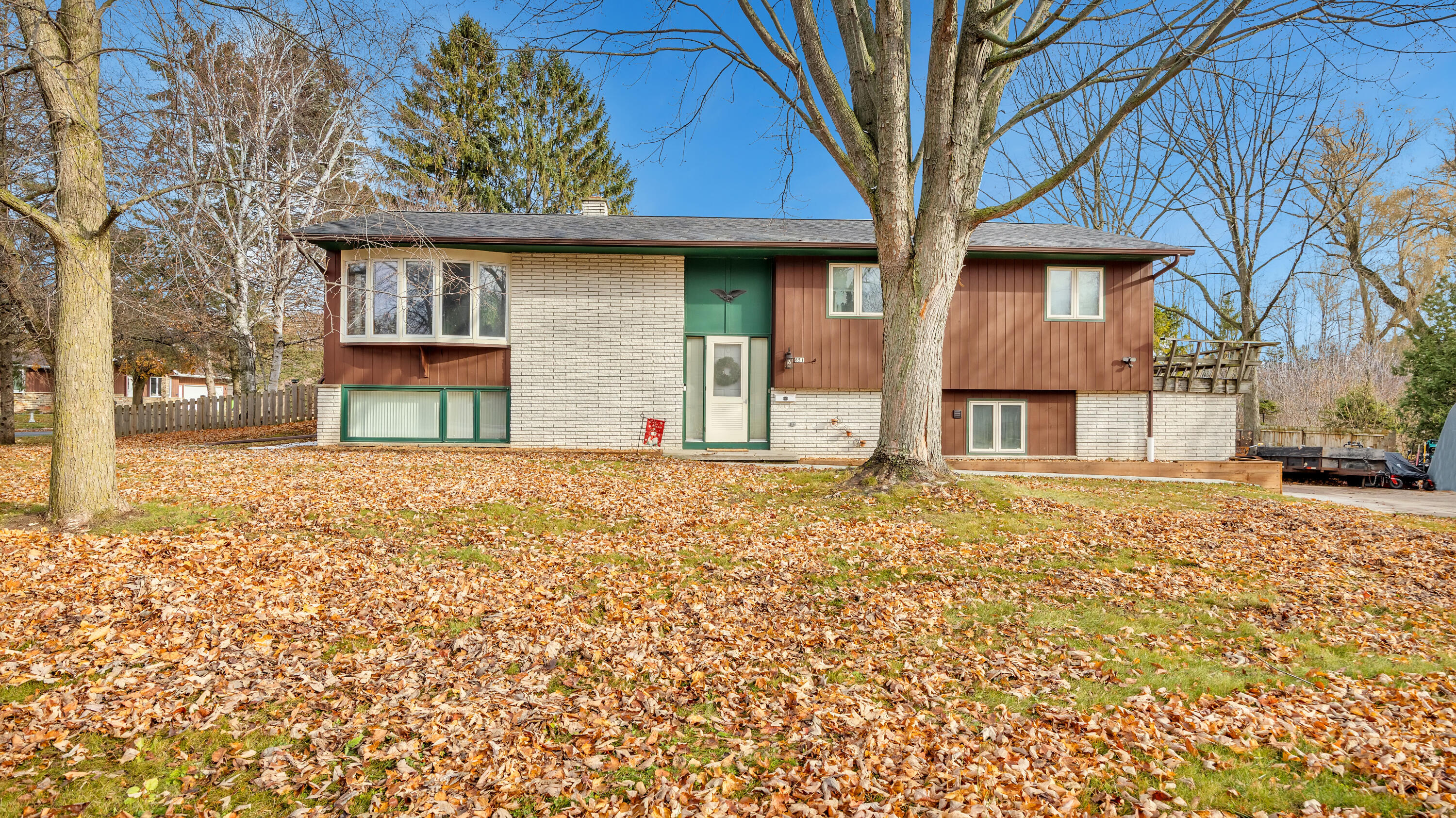 851 Linden Street Cleveland, WI 53015 - Photo 4 of 34 Front 1-1