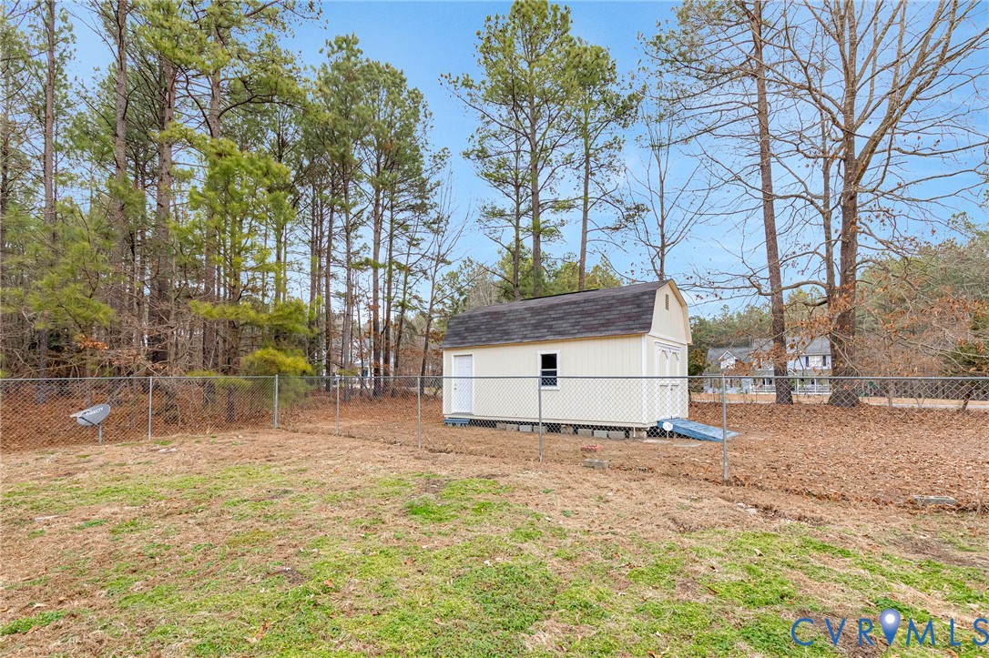 19423 Indian Road Petersburg, VA 23805 - Photo 32 of 34 a view of a backyard