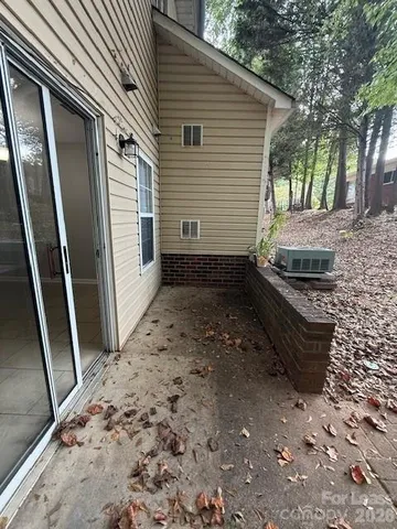 $1,295 | 1491 20th Avenue Northeast, Hickory, NC 28601