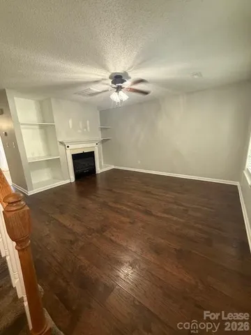 $1,295 | 1491 20th Avenue Northeast, Hickory, NC 28601