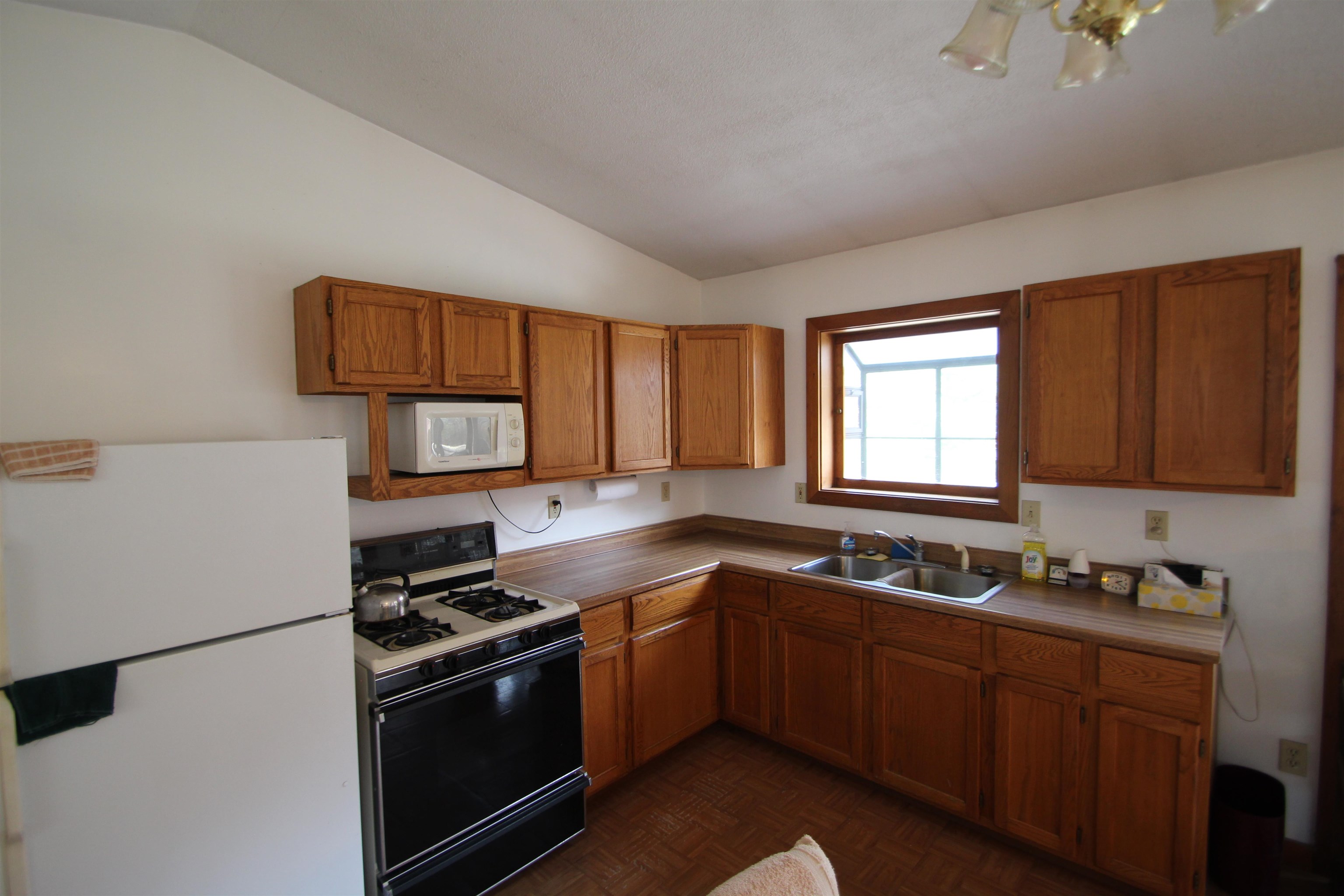 5350 Hackman Road Capac, MI 48014 - Photo 4 of 46 50126896-3.JPG
