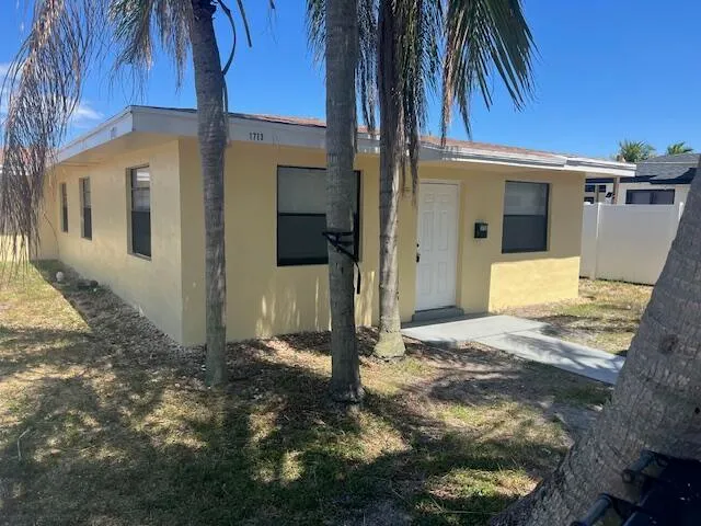 $2,275 | 1713 Northeast 3rd Avenue, Delray Beach, FL 33444