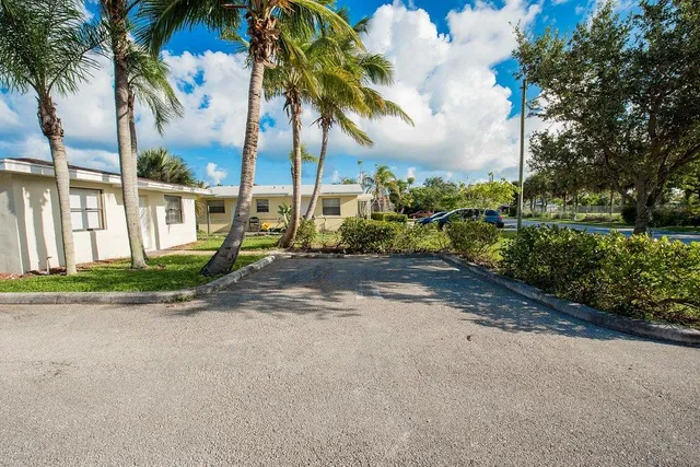 $2,275 | 1713 Northeast 3rd Avenue, Delray Beach, FL 33444