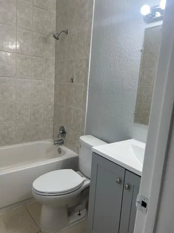 $2,275 | 1713 Northeast 3rd Avenue, Delray Beach, FL 33444