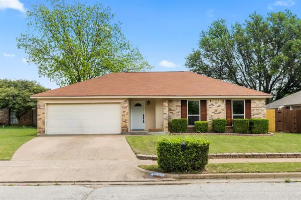 $275,000 | 7316 Kary Lynn Drive North, Watauga, TX 76148