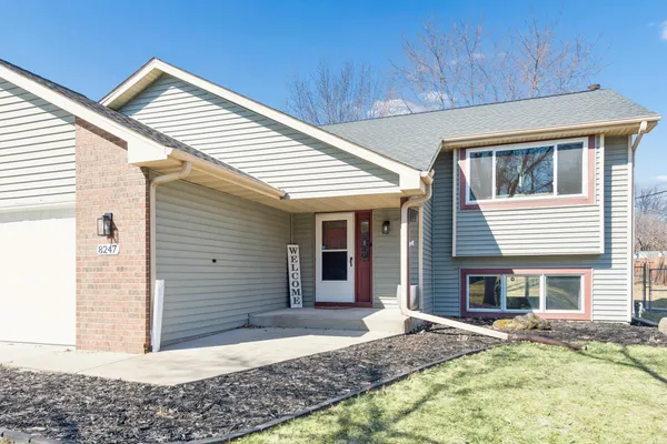 $435,000 | 8247 Peony Lane North, Maple Grove, MN 55311