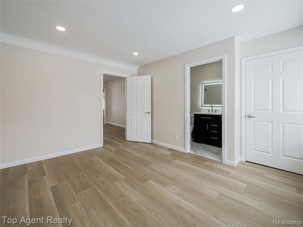 20580 21 Mile Road Macomb, MI 48044 - Photo 14 of 41