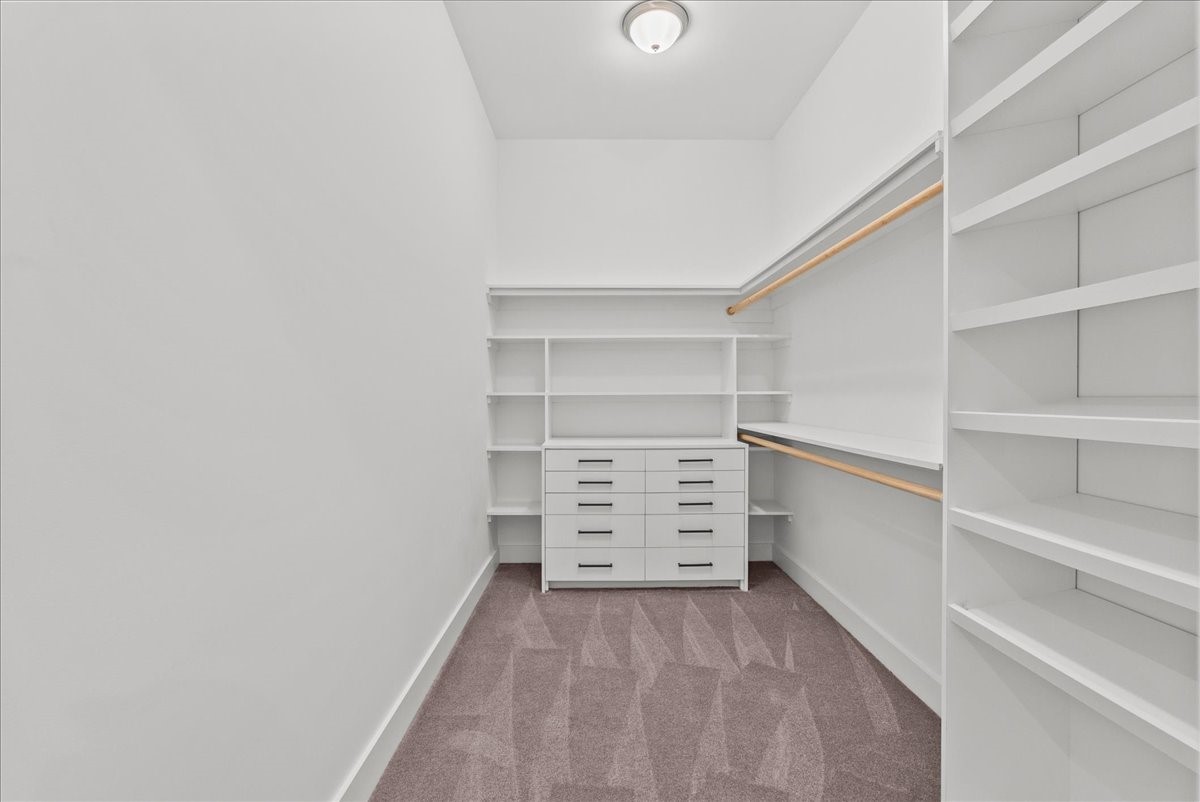 7627 Scott Avenue Manvel, TX 77578 - Photo 35 of 50 Massive 11.7 x 6.7 guest suite closet.