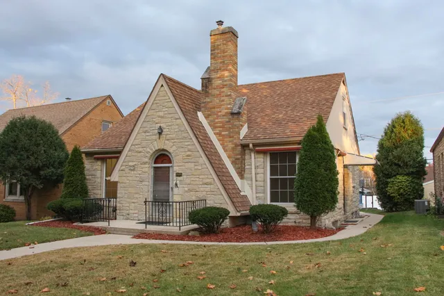 $275,000 | 2870 South 47th Street, Milwaukee, WI 53219