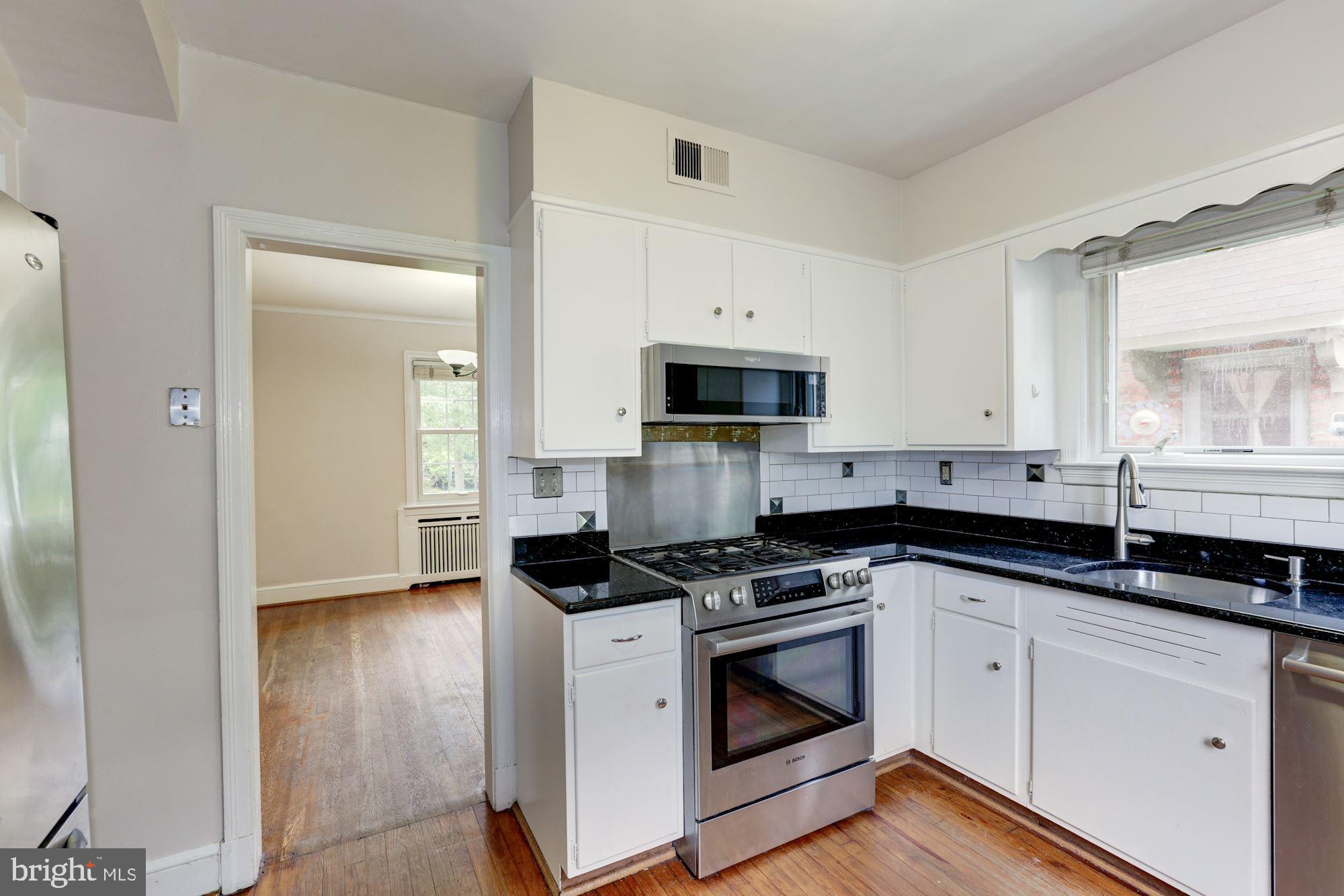 4933 47th Street Northwest Washington, DC 20016 - Photo 13 of 32