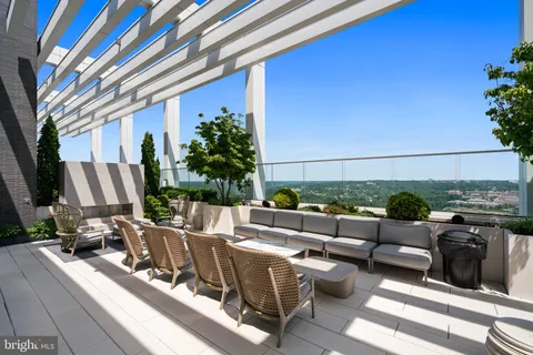 $1,380,000 | 1781 North Pierce Street, Unit 501, Arlington, VA 22209