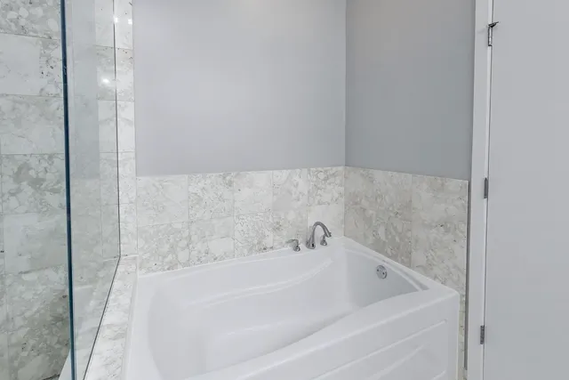 $499,500 | 4950 North Western Avenue, Unit 2C, Chicago, IL 60625