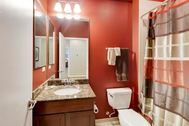 $499,500 | 4950 North Western Avenue, Unit 2C, Chicago, IL 60625