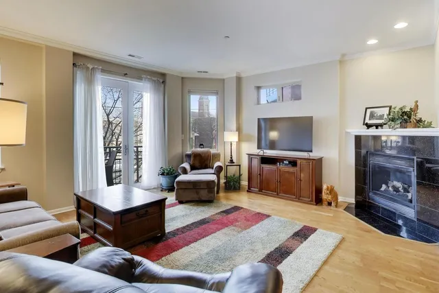 $499,500 | 4950 North Western Avenue, Unit 2C, Chicago, IL 60625