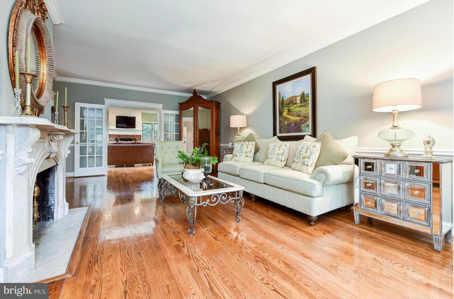 6213 Foxcroft Road Alexandria, VA 22307 - Photo 3 of 30 Living Room