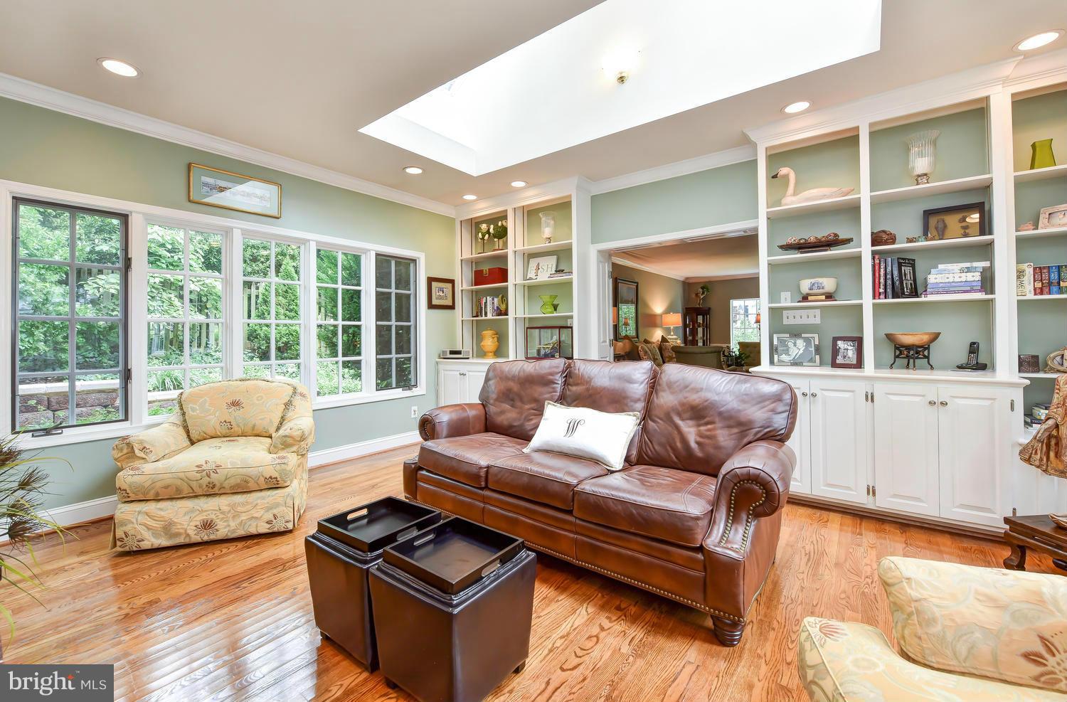 6213 Foxcroft Road Alexandria, VA 22307 - Photo 5 of 30 Family Room