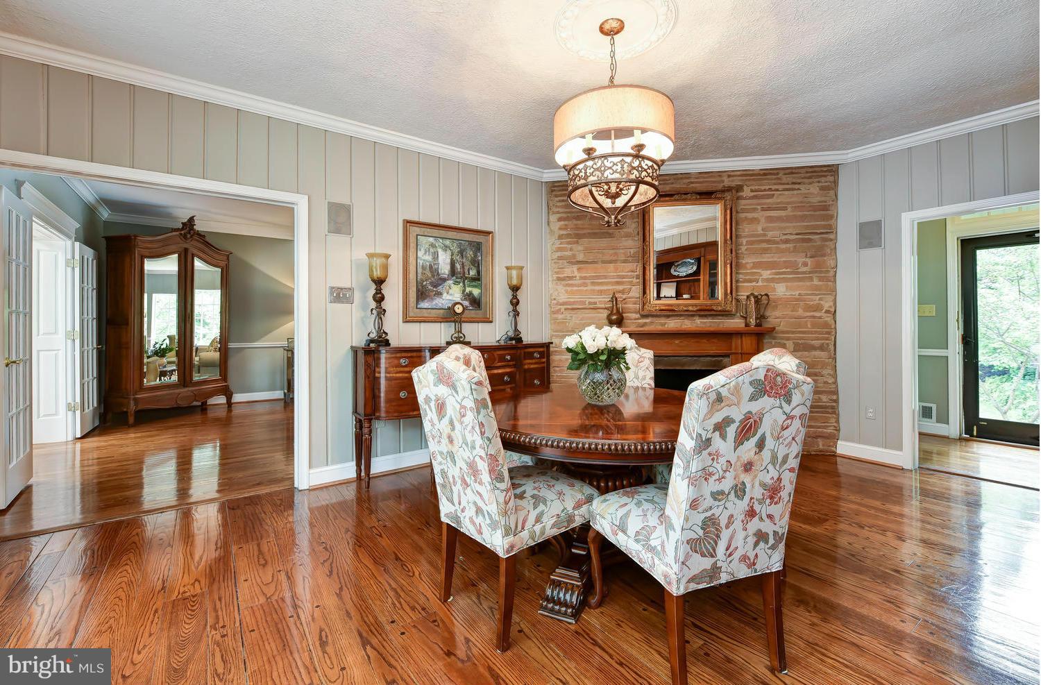 6213 Foxcroft Road Alexandria, VA 22307 - Photo 8 of 30 Dining Room