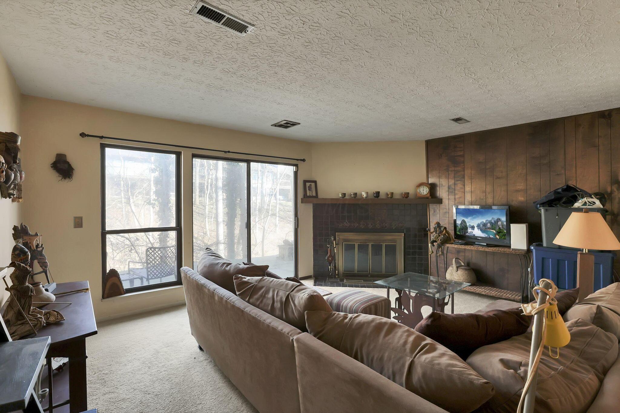 3118 Walden Ravines Columbus, OH 43221 - Photo 37 of 56 44-web-or-mls-G02A0644