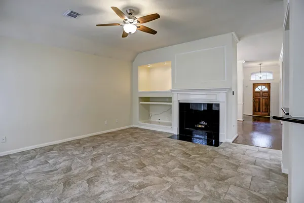 $2,995 | 3 South Acacia Park Circle, The Woodlands, TX 77382
