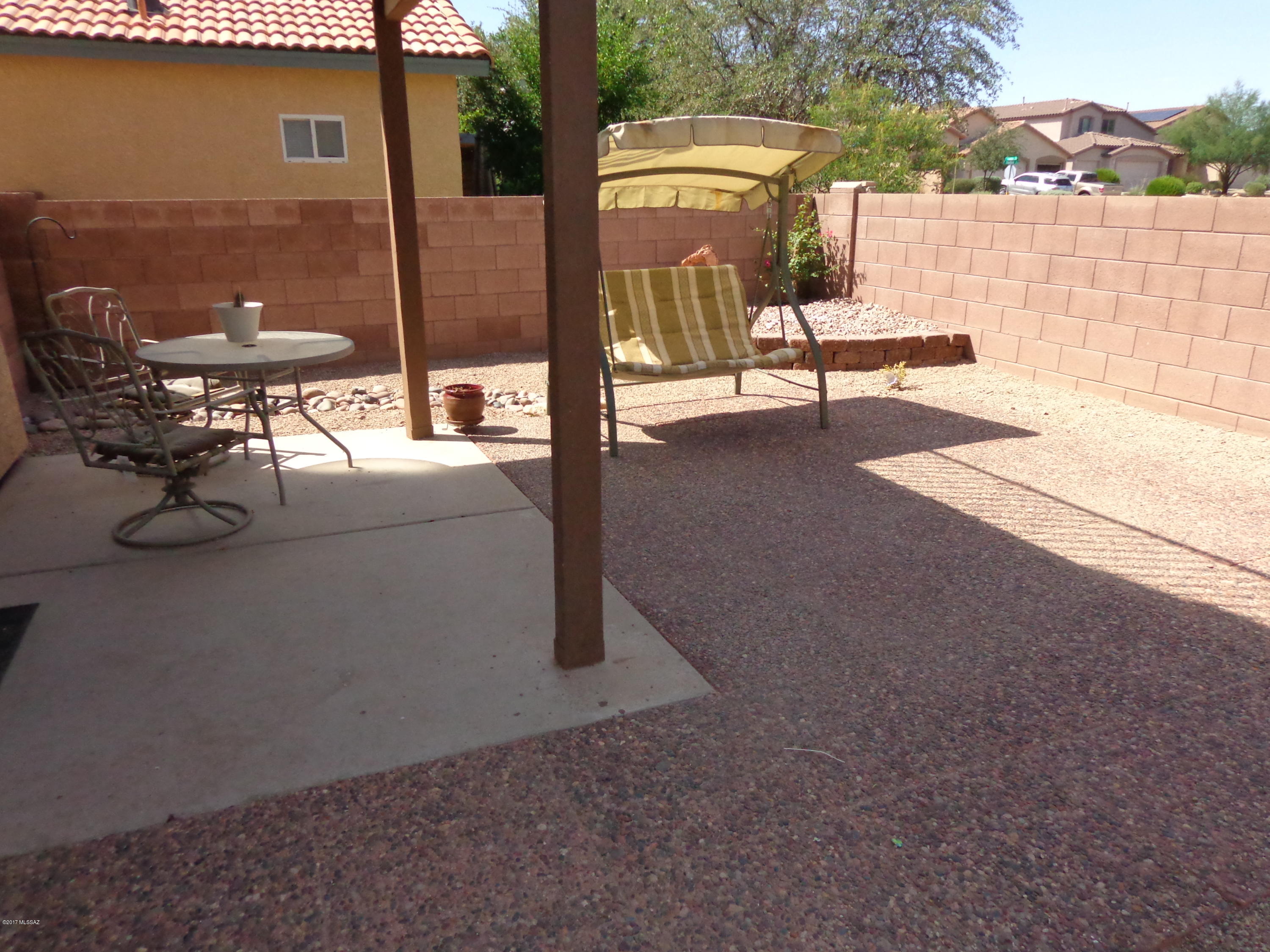 8793 North Maple Ridge Place Tucson, AZ 85743 - Photo 3 of 27 Gallery Image 3