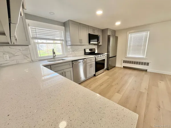 $2,600 | 237 Woodland Avenue, Unit 2, Yonkers, NY 10703