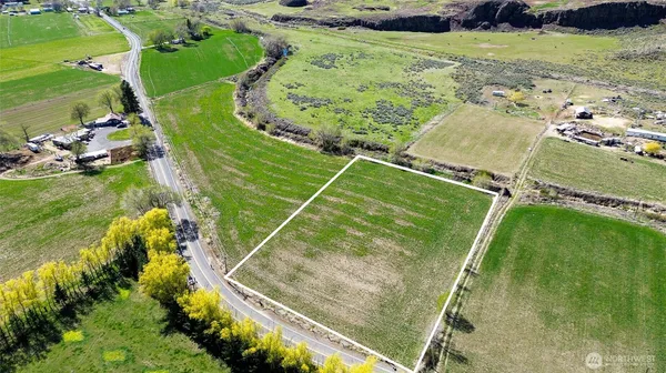 a view of a swimming pool