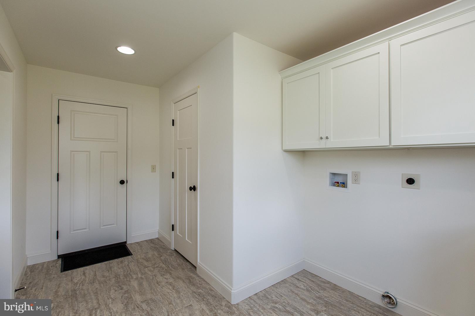 531 Madison Way Manheim, PA 17545 - Photo 14 of 15 SIMILAR KITCHEN AS AN OPTION