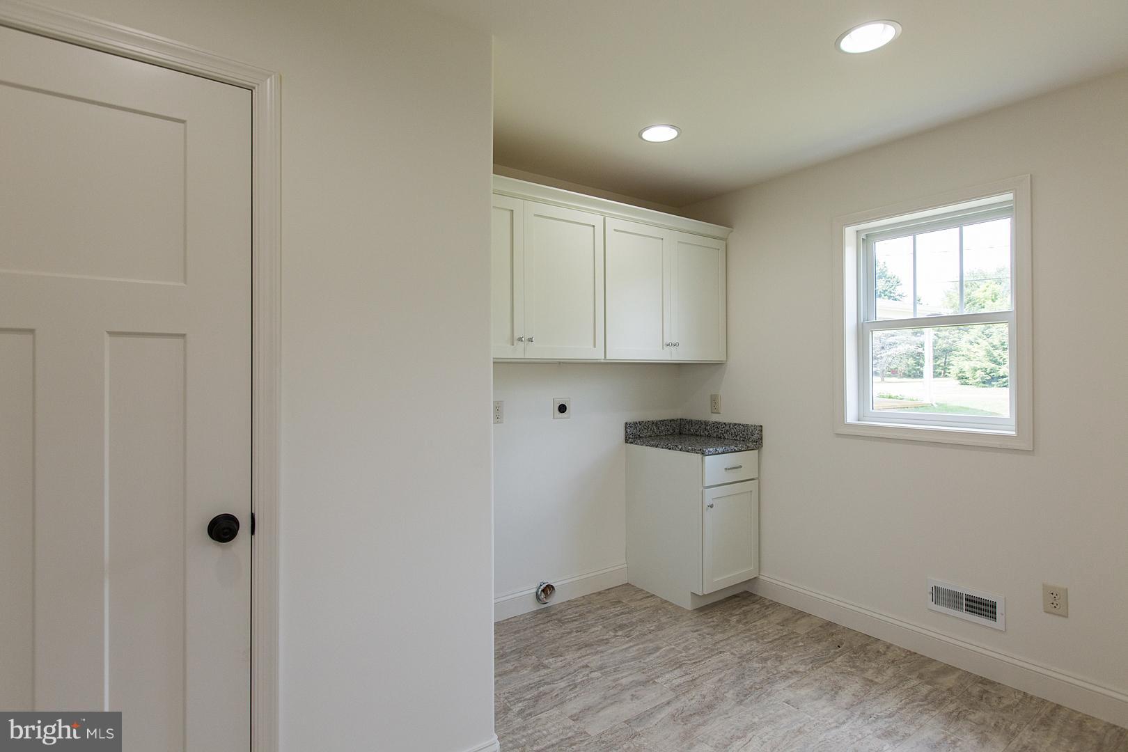 531 Madison Way Manheim, PA 17545 - Photo 15 of 15 SIMILAR KITCHEN AS AN OPTION