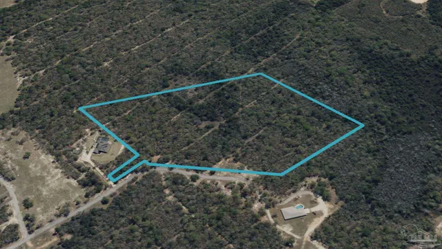 a view of a tennis court