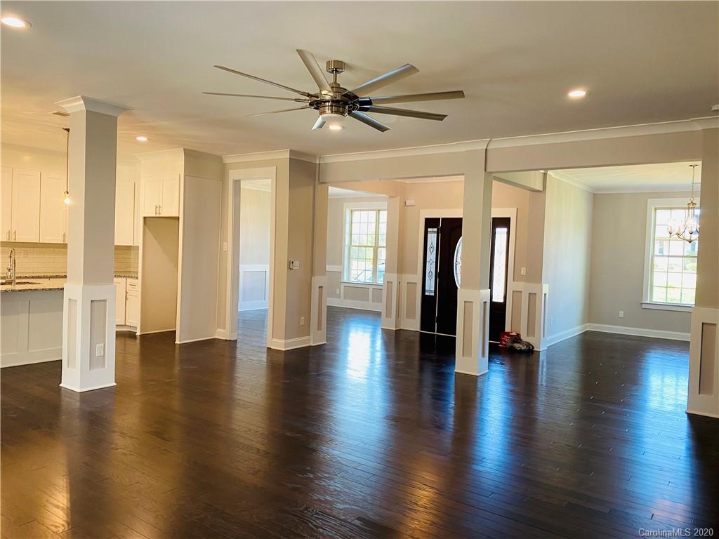 8824 Reedy Creek Road Charlotte, NC 28215 - Photo 3 of 32 Gallery Image 3